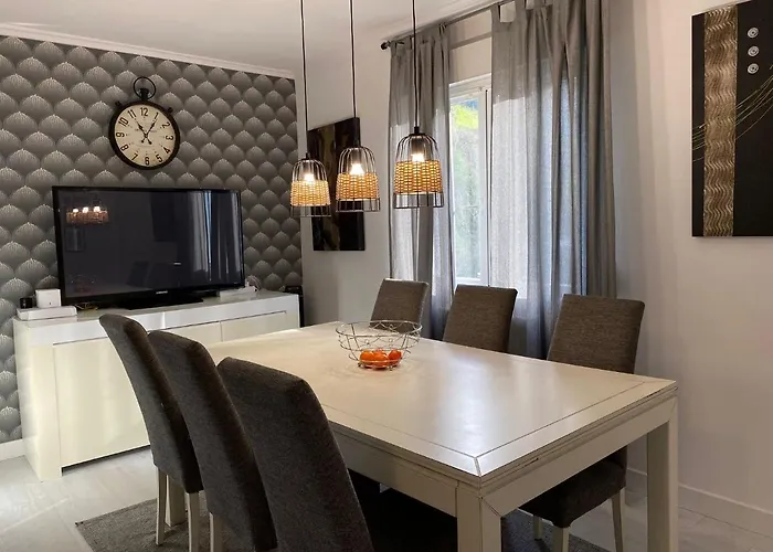 80 M2 Recien Reformado, Acogedor Y Elegante.