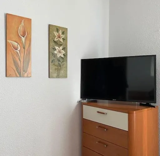 80 M2 Recien Reformado, Acogedor Y Elegante. *